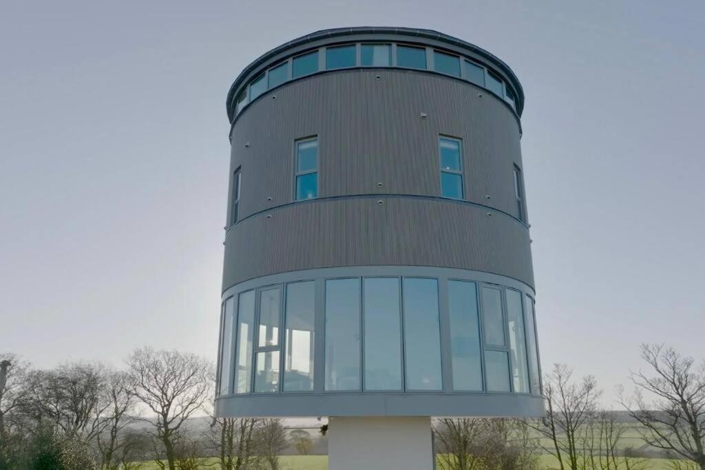 Luxury Converted Water Tower In Flockton Villa Emley ภายนอก รูปภาพ
