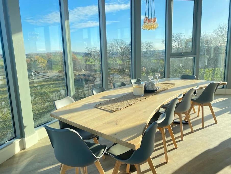 Luxury Converted Water Tower In Flockton Villa Emley ภายนอก รูปภาพ